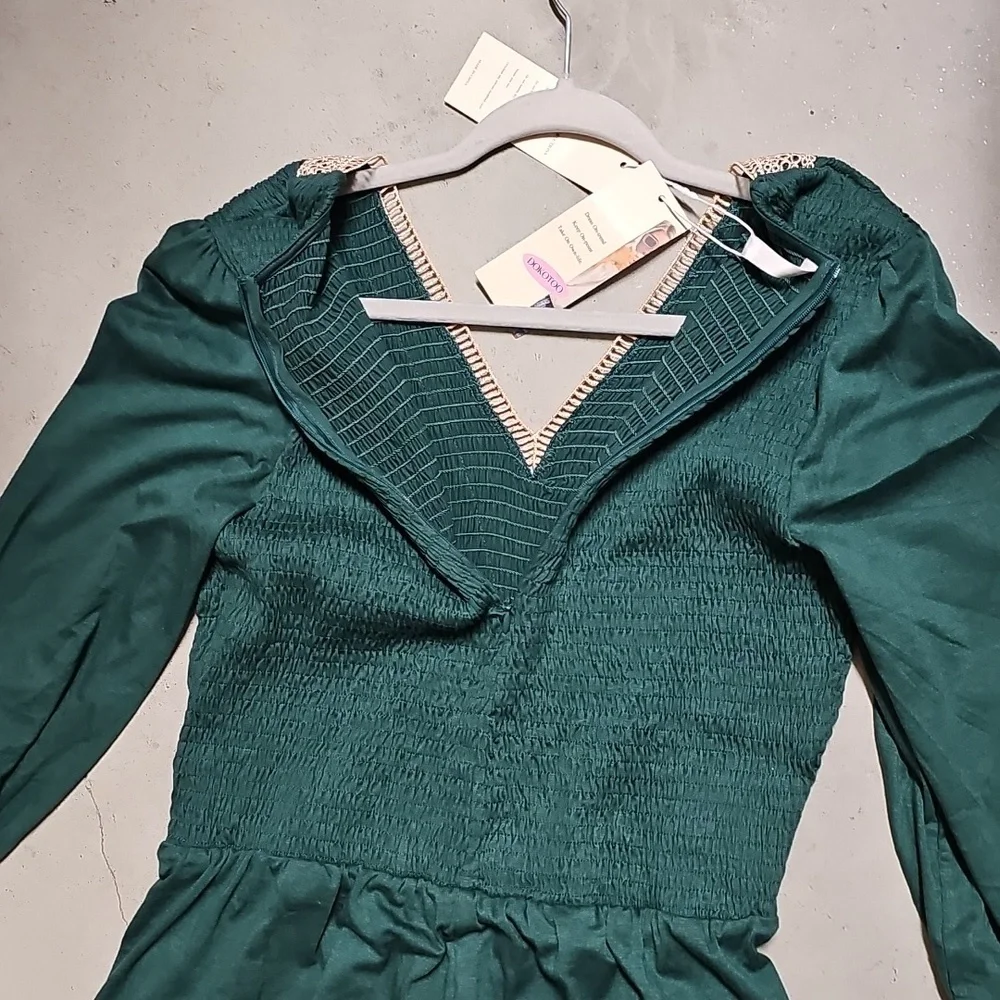 Nwt Green Jumpsuit with Lace Trim And Pockets - Picture 8 of 8
